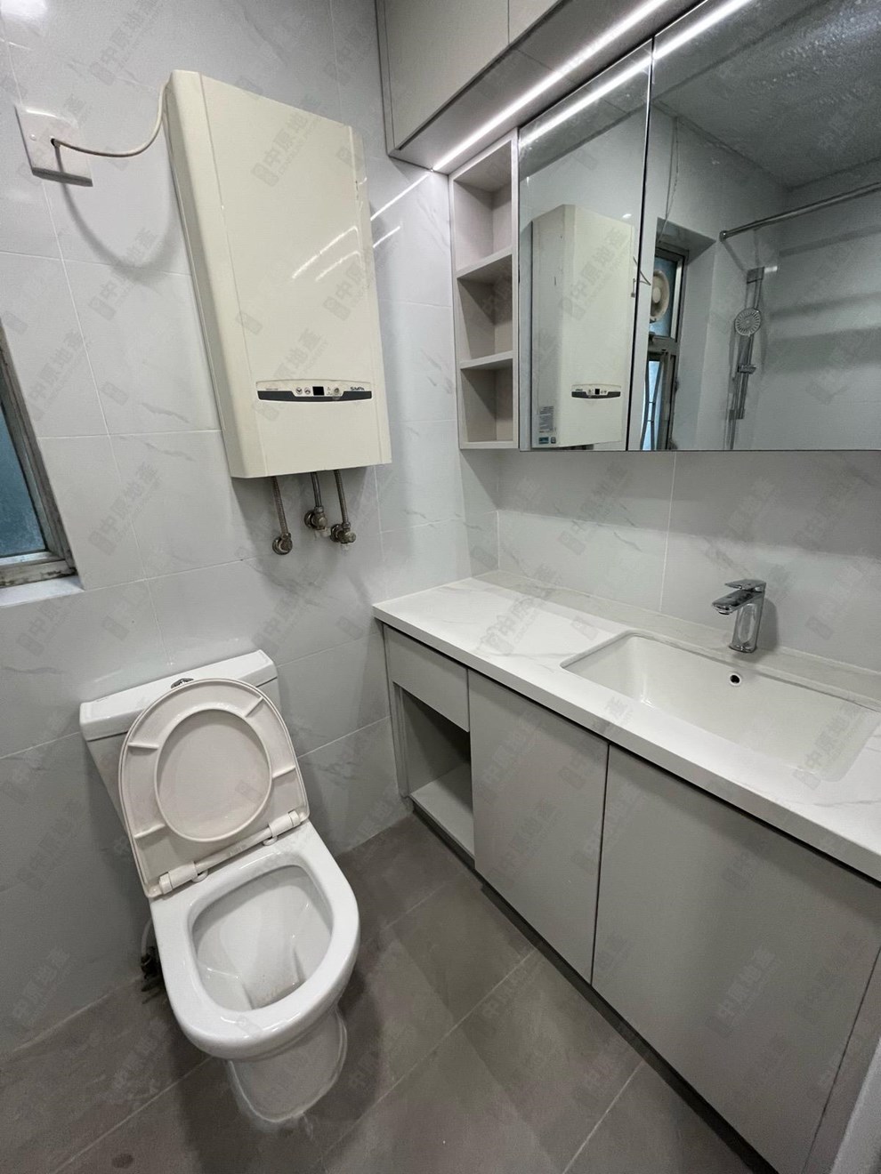 Unit Interior-Washroom