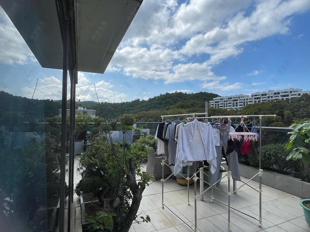 Outside View-Mountain View
