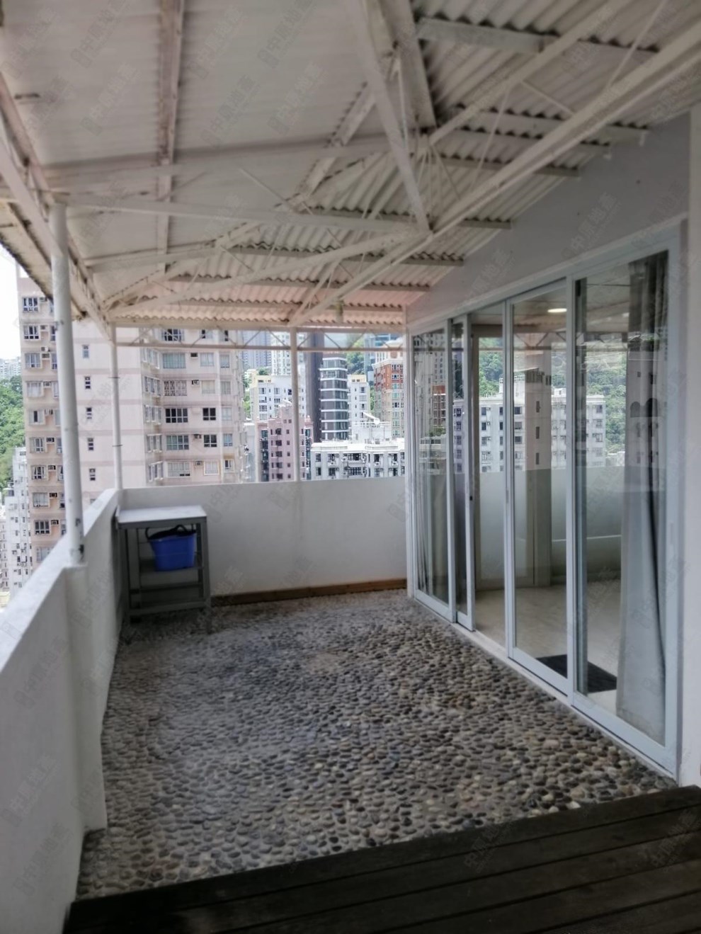 Unit Exterior-Roof