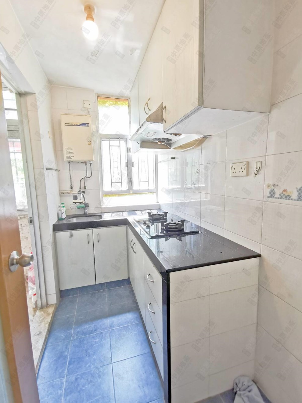 Unit Interior-Kitchen