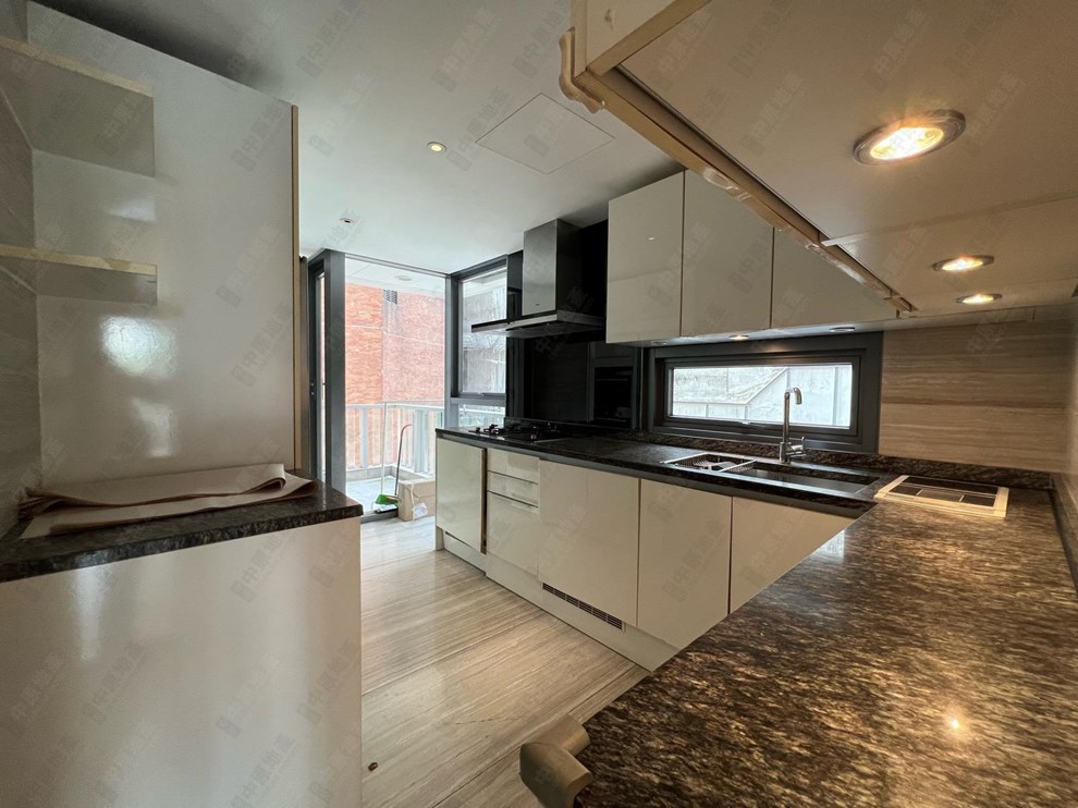 Unit Interior-Kitchen