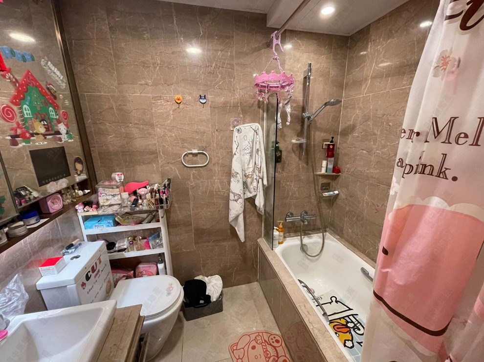 Unit Interior-Bathroom