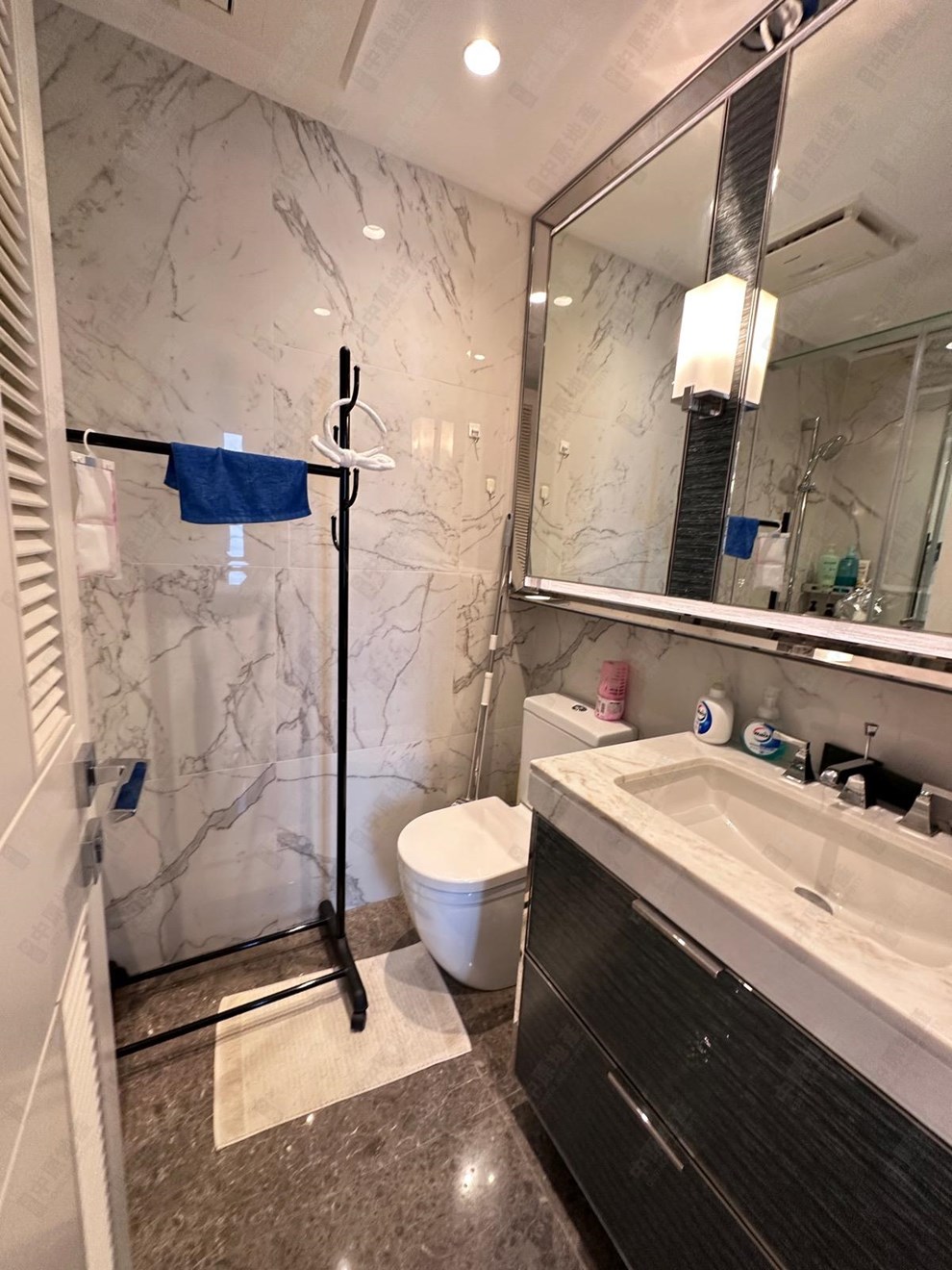 Unit Interior-Bathroom