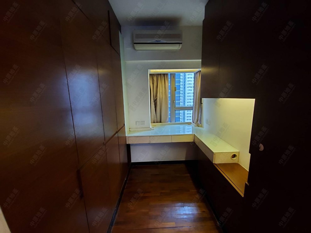 Unit Interior-Cloak Room