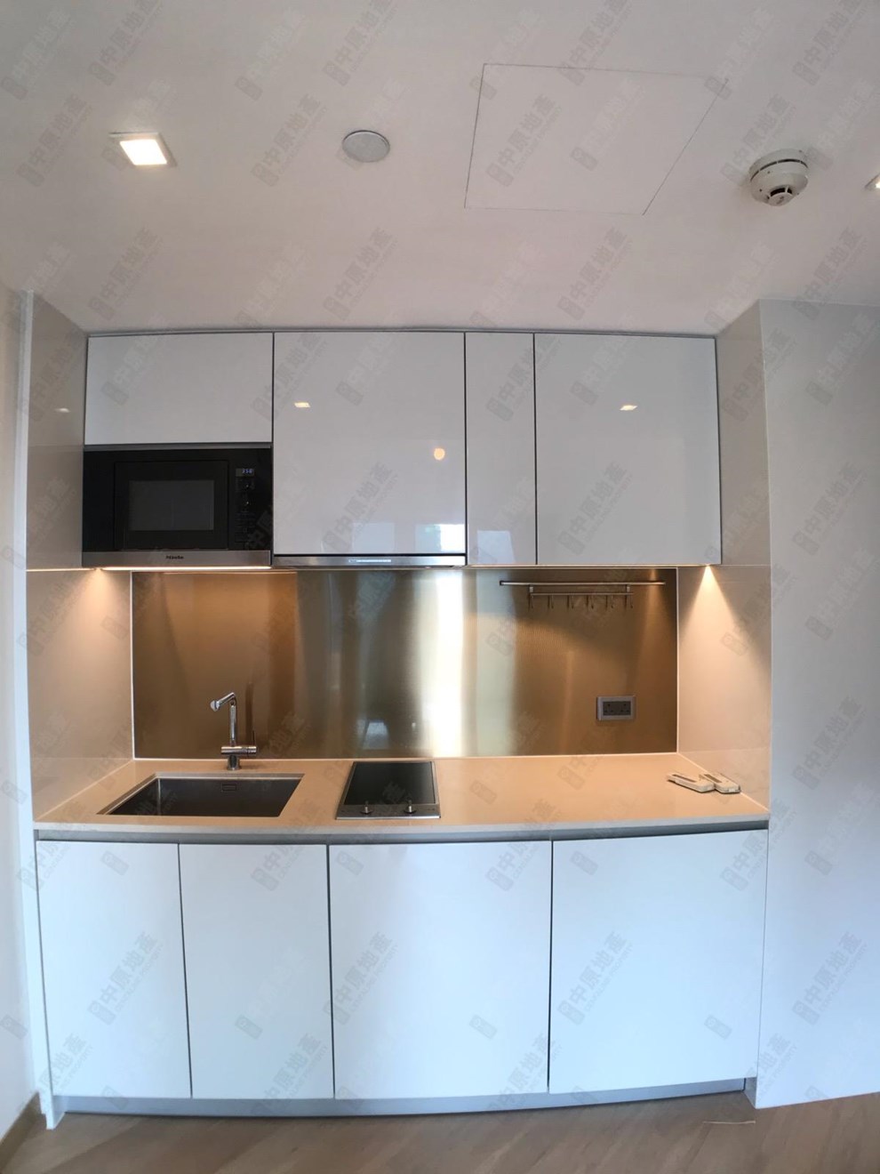 Unit Interior-Kitchen