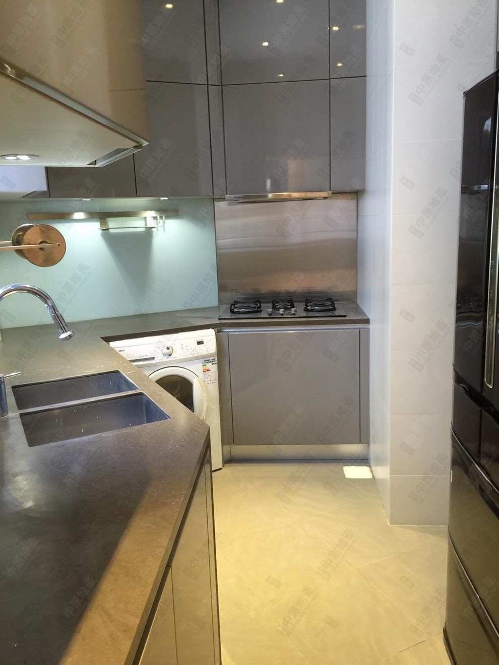 Unit Interior-Kitchen