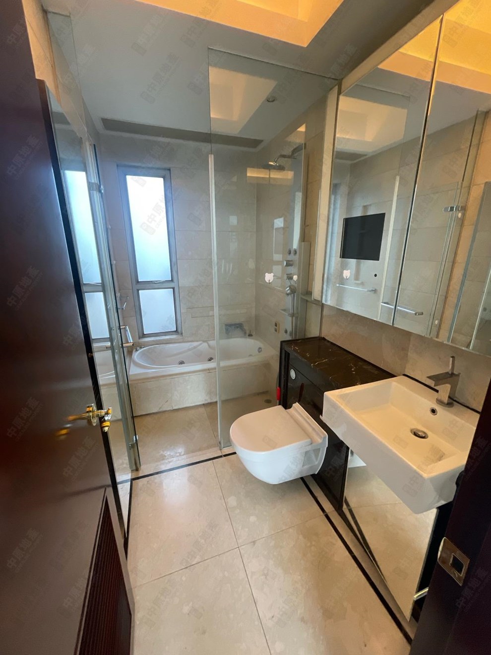 Unit Interior-Master Bathroom