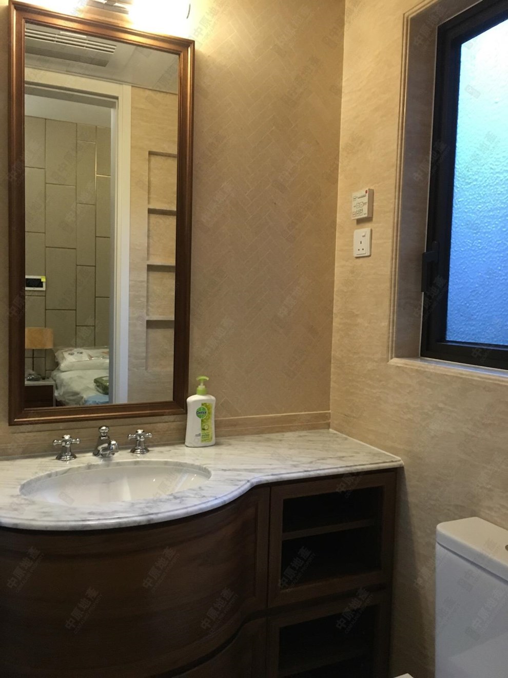 Unit Interior-Washroom